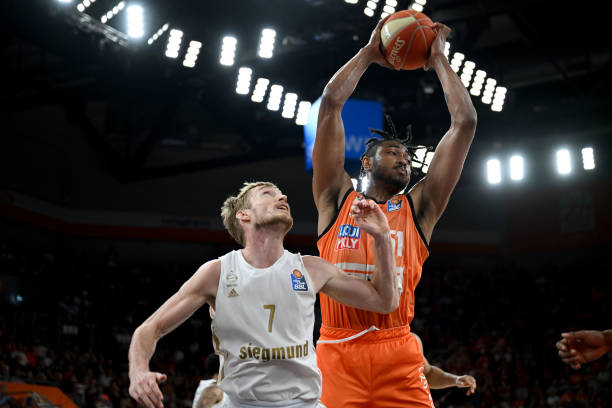 在激烈的比 在激烈的比