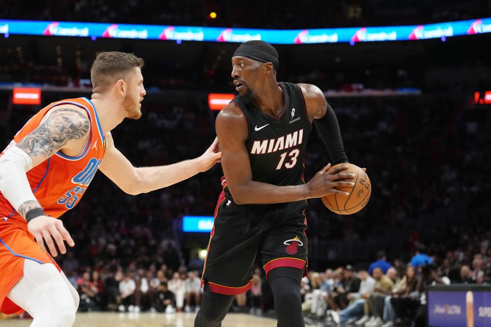 他已经出现 他已经出现