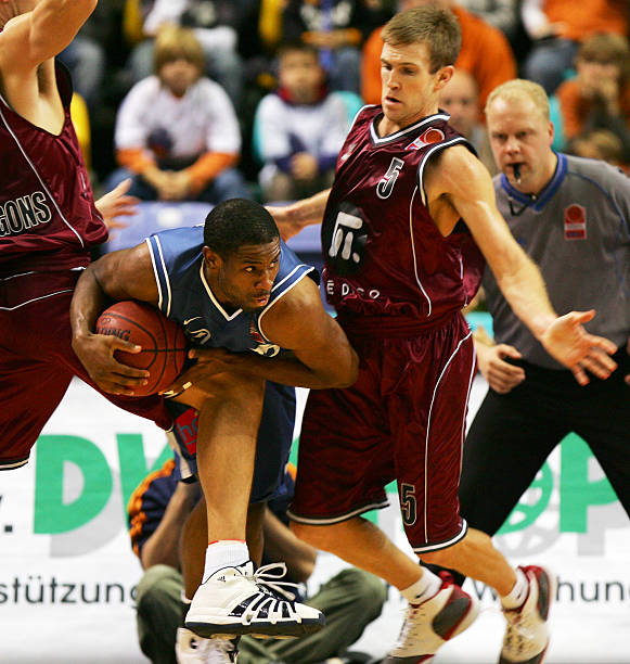 国足排名不 国足排名不