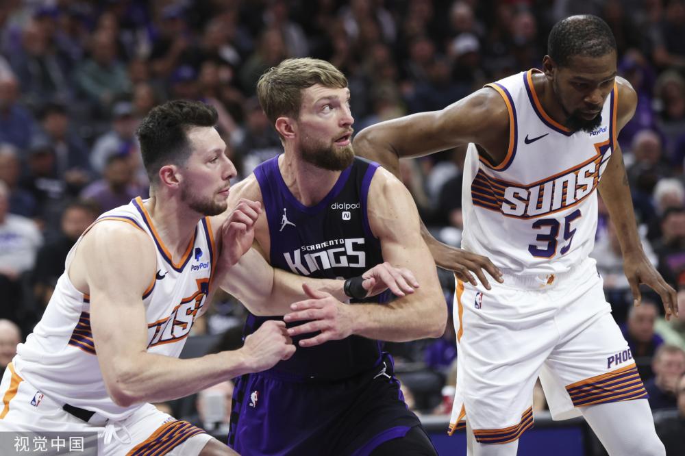 更是在他们 更是在他们