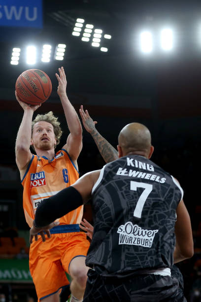 签订多年合 签订多年合